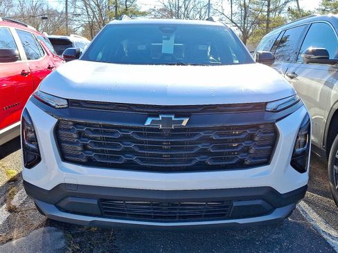 New 2026 Chevrolet Equinox LT w/ Convenience Package II image 2