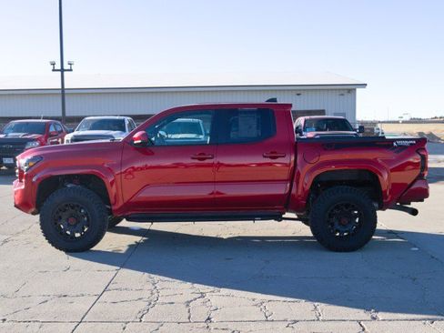 Used 2025 Toyota Tacoma SR5 image 3