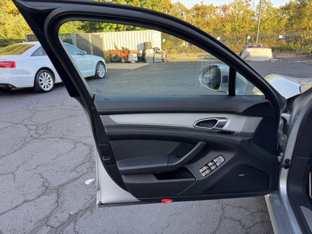 Used 2015 Porsche Panamera 4 AWD/4WD image 18