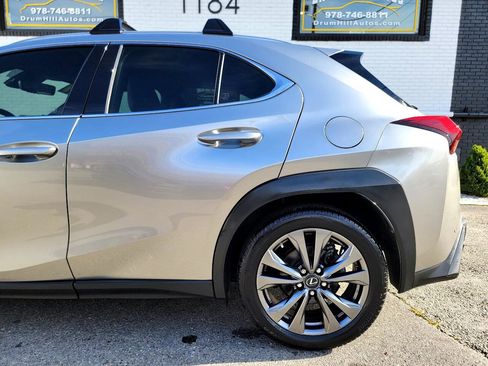 Used 2019 Lexus UX 200 F Sport image 10