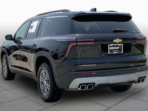 Used 2025 Chevrolet Traverse LT FWD image 12
