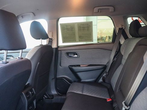 Used 2023 Nissan Rogue SV image 19