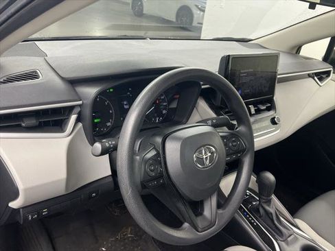 Certified 2025 Toyota Corolla LE image 8