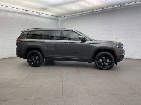 New 2025 Jeep Grand Cherokee L Limited w/ Luxury Tech Group II image 2