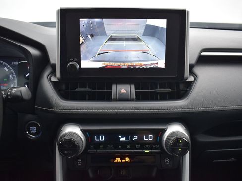 Used 2024 Toyota RAV4 XLE FWD image 15