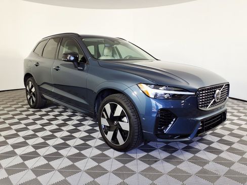 Used 2023 Volvo XC60 T8 Plus AWD/4WD image 3