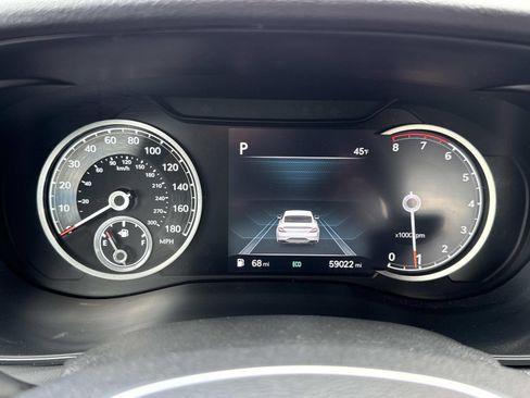 Used 2023 Genesis G70 2.0T image 17