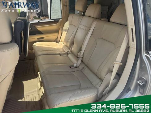 Used 2016 Lexus LX 570 4WD w/ Luxury Package image 11