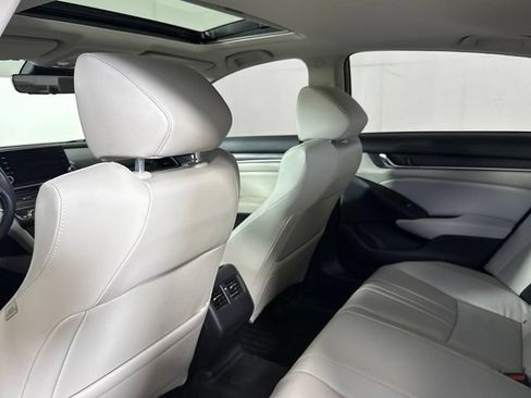 Used 2018 Honda Accord Touring image 25