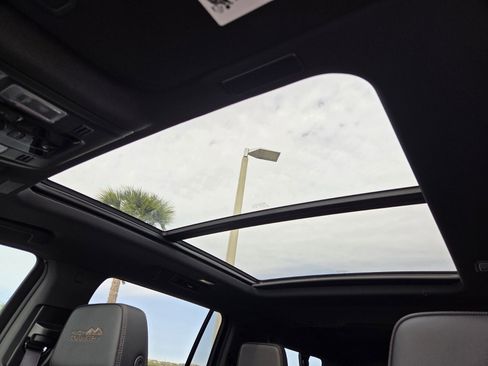 New 2026 Chevrolet Suburban High Country image 10