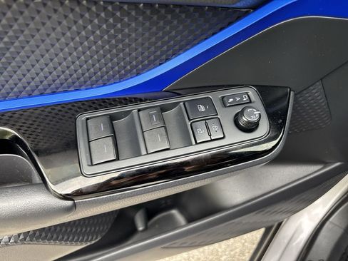 Used 2020 Toyota C-HR XLE FWD image 22