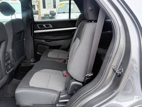 Used 2016 Ford Explorer XLT w/ Equipment Group 201A AWD/4WD image 10