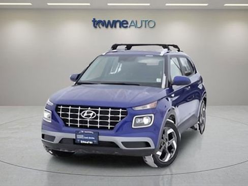 Used 2023 Hyundai Venue Limited FWD image 9