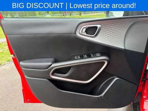 Used 2024 Kia Soul LX w/ Option Group 015 FWD image 13