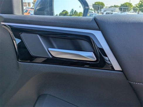 New 2025 Mitsubishi Outlander SE image 33