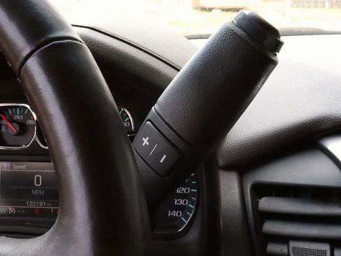 Used 2016 Chevrolet Suburban LT image 26