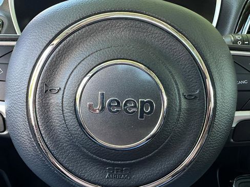 Used 2018 Jeep Compass Latitude w/ Popular Equipment Group AWD/4WD image 11