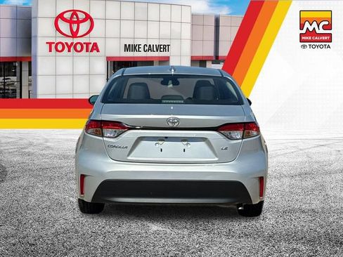 Certified 2025 Toyota Corolla LE FWD image 4