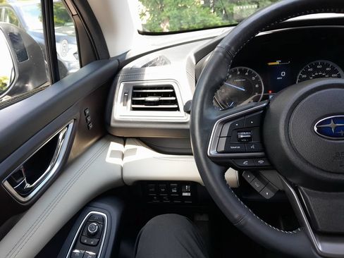 Certified 2022 Subaru Ascent Touring AWD/4WD image 19