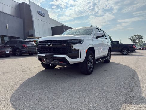 Used 2023 Chevrolet Tahoe Z71 w/ Luxury Package AWD/4WD image 1