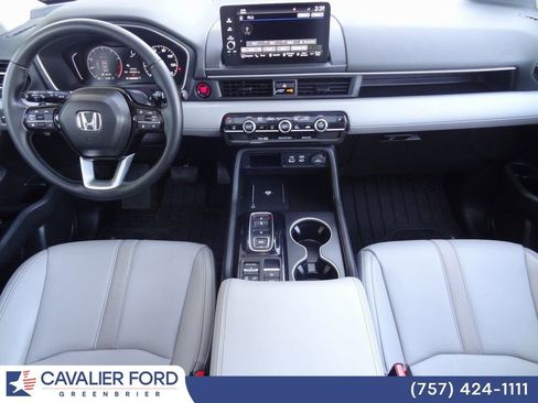Used 2025 Honda Pilot Touring image 19