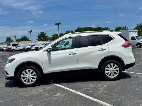 Used 2016 Nissan Rogue S w/ Appearance Package AWD/4WD image 5