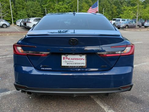 Used 2026 Toyota Camry SE w/ Multimedia Upgrade Package FWD image 5