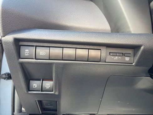 Used 2023 Toyota Sienna XSE AWD/4WD image 17