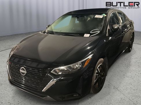 Used 2024 Nissan Sentra SV FWD image 2