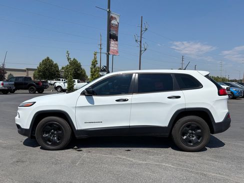 Used 2014 Jeep Cherokee Sport FWD image 8
