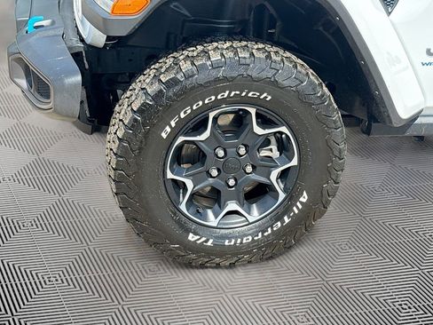 Used 2023 Jeep Wrangler Unlimited Rubicon 4xe image 35