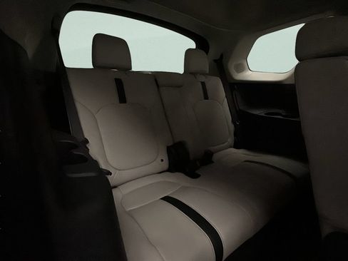 New 2026 Honda Pilot Touring image 21