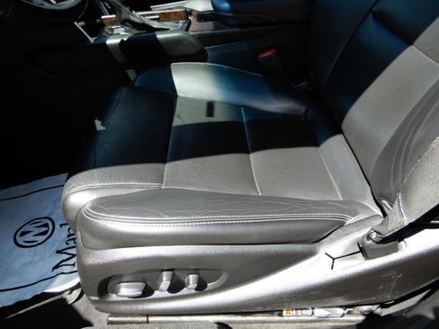 Used 2019 Cadillac XTS Luxury FWD image 13