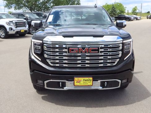 Used 2024 GMC Sierra 1500 Denali w/ Denali Reserve Package AWD/4WD image 2