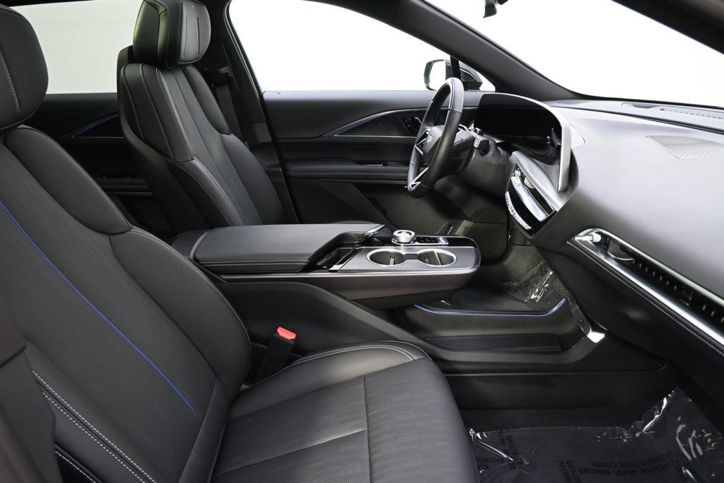 New 2026 Cadillac Lyriq Luxury w/ LPO, Floor Liner Package AWD/4WD image 16