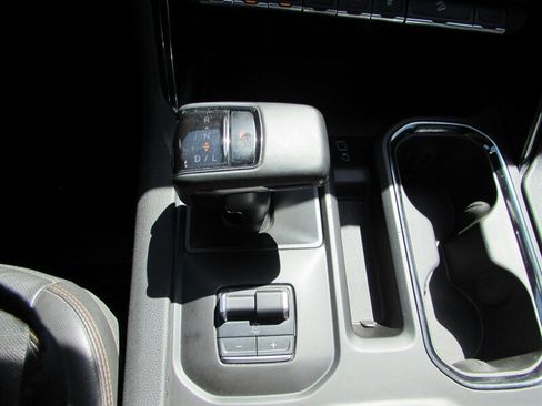 Used 2023 GMC Sierra 1500 AT4 w/ Technology Package AWD/4WD image 26