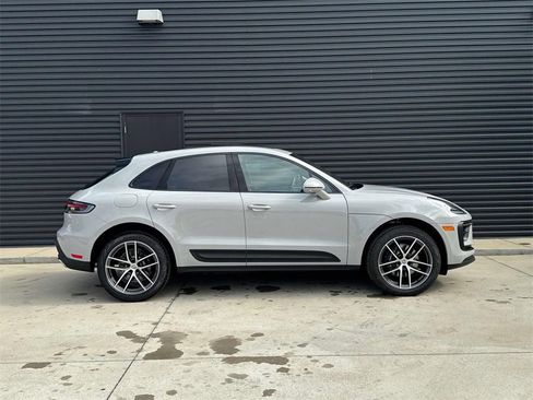 New 2025 Porsche Macan image 8