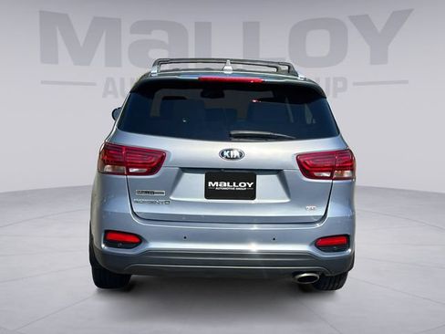 Used 2019 Kia Sorento AWD w/ LX Convenience Package image 4