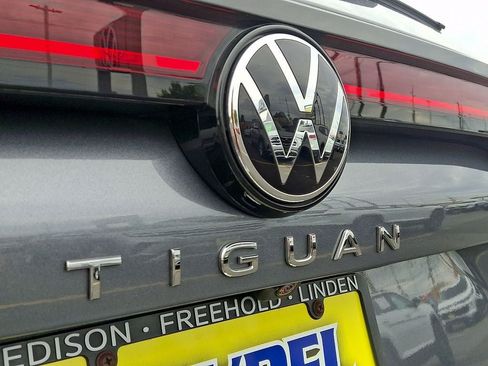 Used 2024 Volkswagen Atlas Cross Sport SEL R-Line AWD/4WD image 29