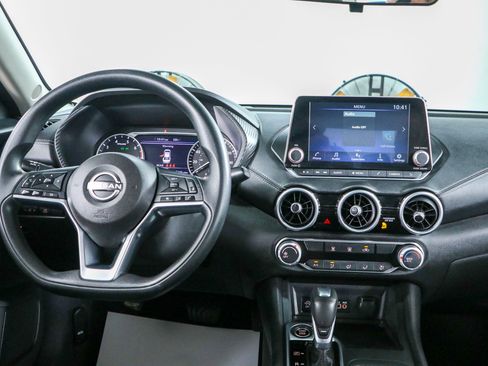 Used 2024 Nissan Sentra SV FWD image 17