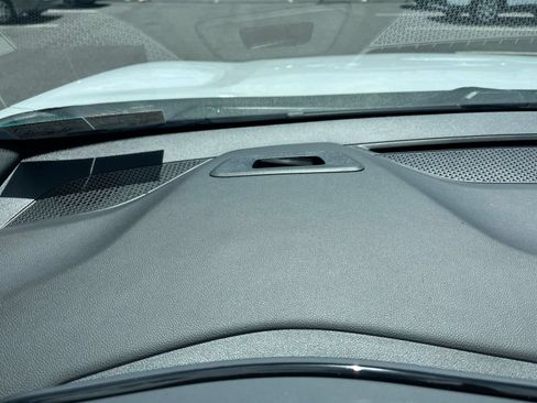 Used 2025 Chevrolet Equinox LT FWD image 29