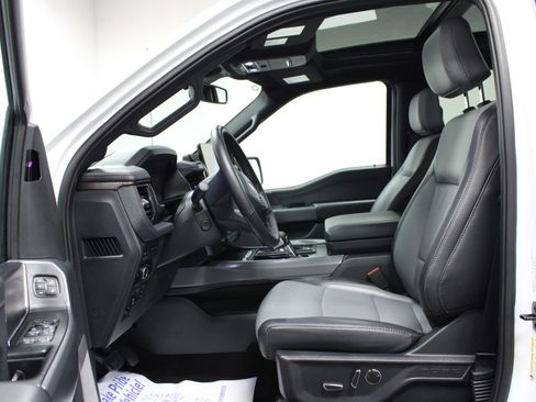 Used 2024 Ford F150 Lightning Lariat image 12