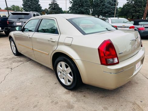 Used 2006 Chrysler 300 Touring AWD/4WD image 5