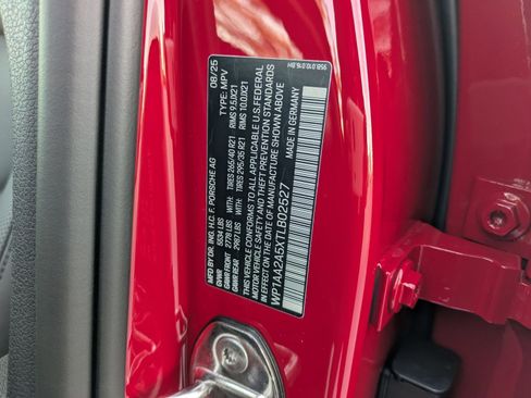 New 2026 Porsche Macan image 29