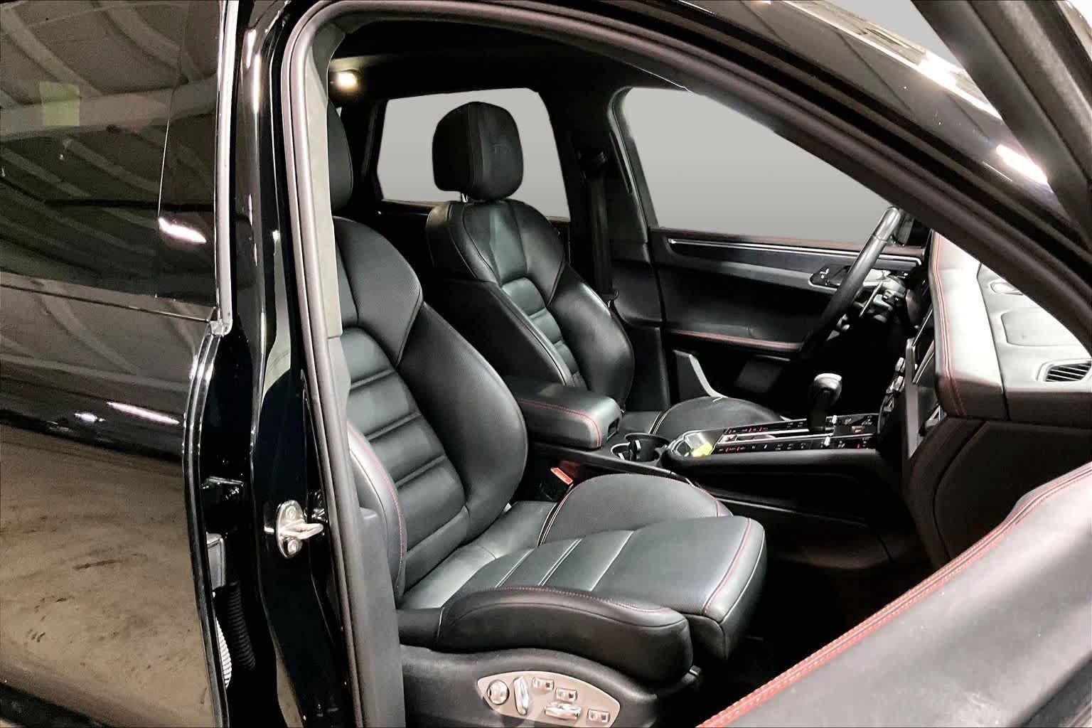 Used 2023 Porsche Macan GTS AWD/4WD image 7