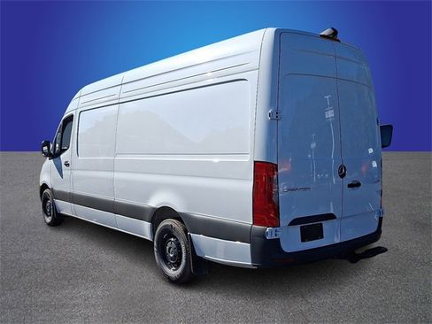 Used 2025 Mercedes-Benz Sprinter 2500 image 6