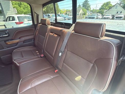 Used 2015 Chevrolet Silverado 1500 High Country w/ High Country Premium Package AWD/4WD image 19