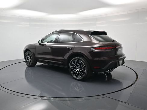 Certified 2026 Porsche Macan image 3