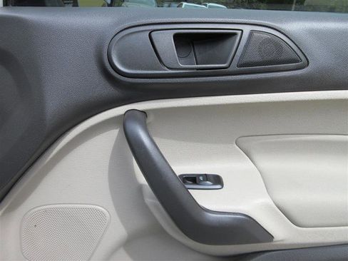 Used 2019 Ford Fiesta SE image 26