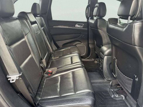 Used 2018 Jeep Grand Cherokee Overland AWD/4WD image 16